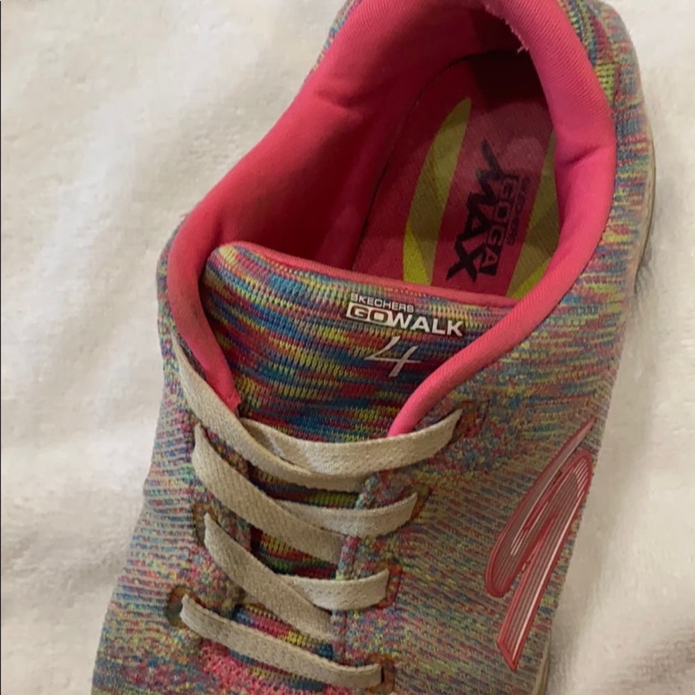 Running Shoes - Picture 4 of 5